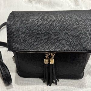 Elegant Black Leather Crossbody Bag